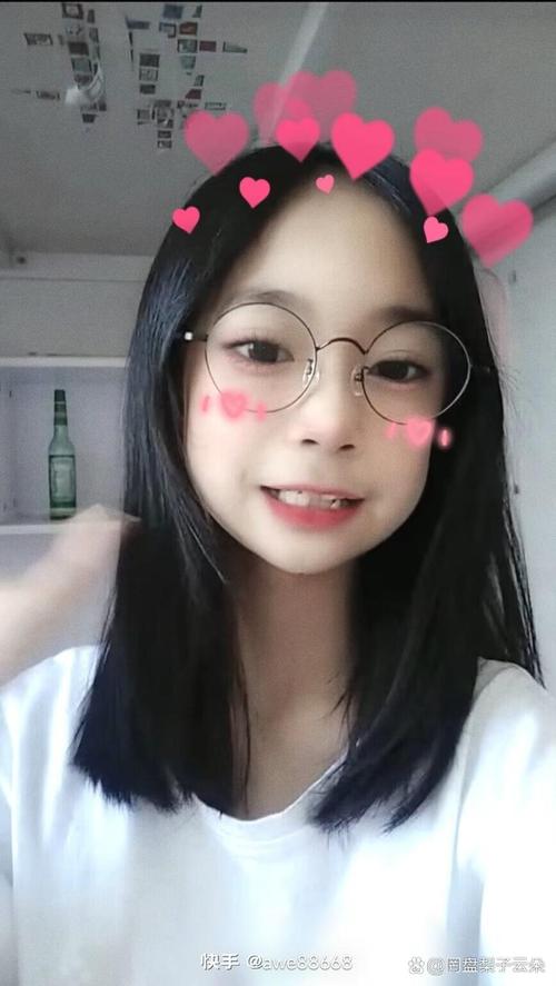 雏鸟幼儿张婉莹流鼻血版本图标